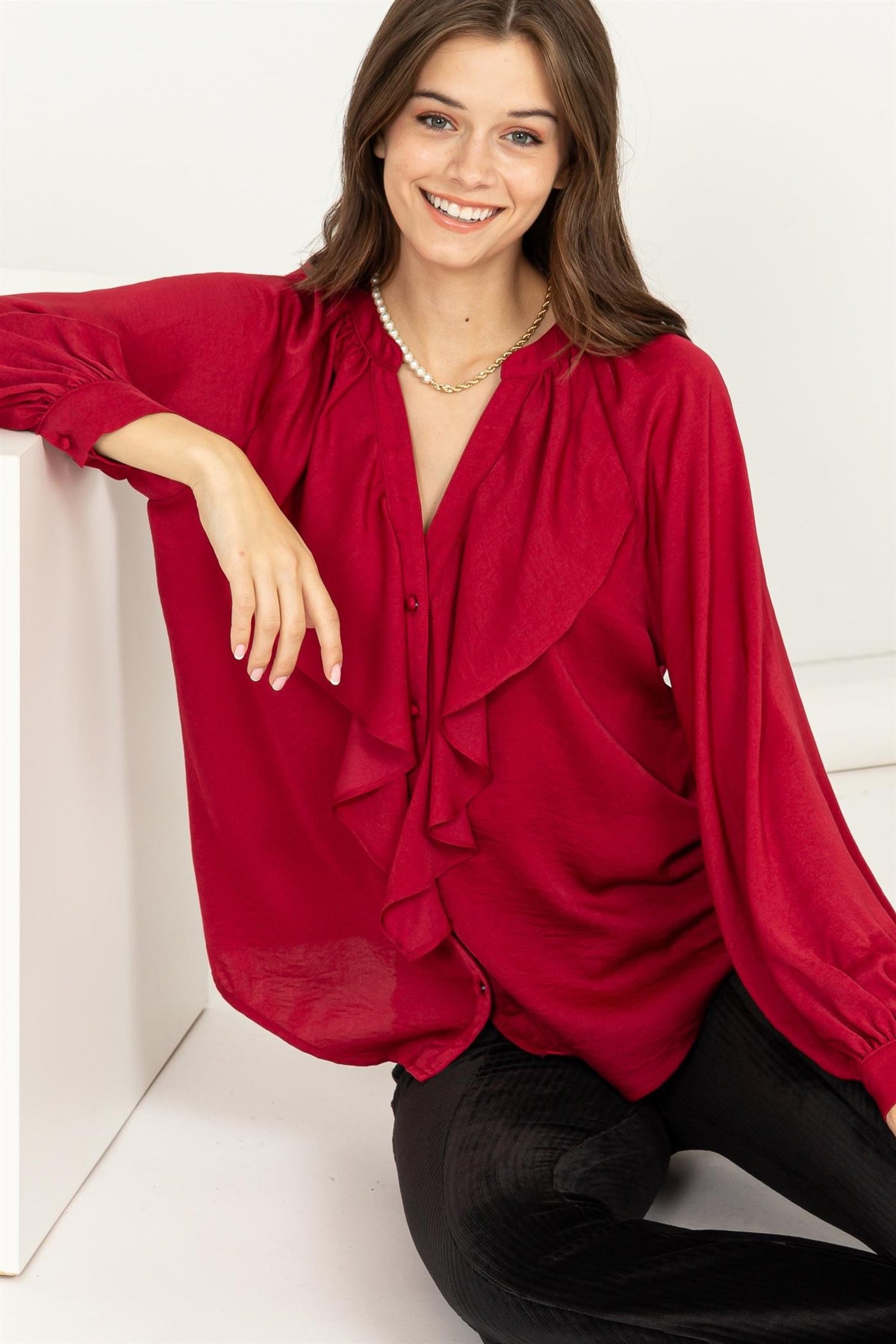 Essencial Chic Long Sleeve Ruffled Blouse